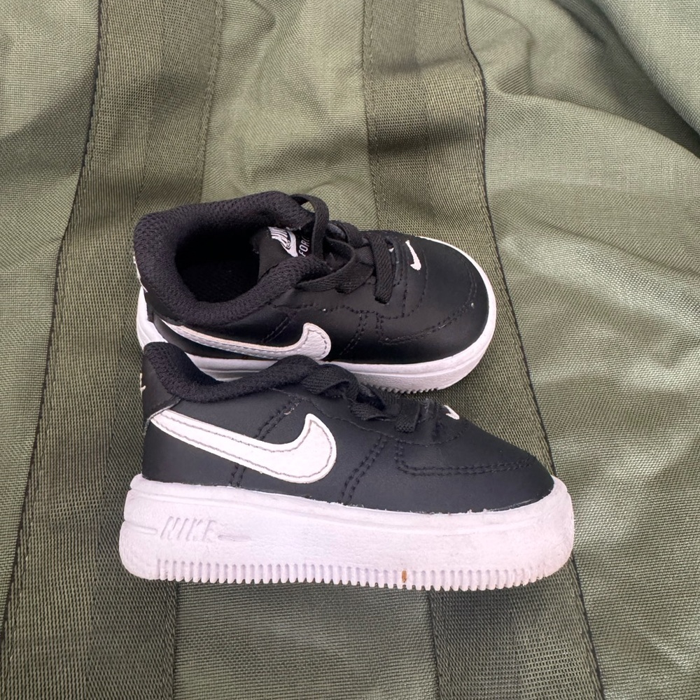 Toddler 4c gently used sneakers.